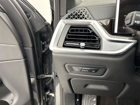 New 2026 BMW X5 xDrive50e w/ Climate Comfort Package image 31