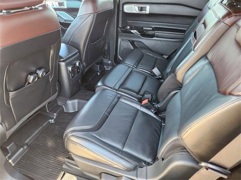 Used 2023 Ford Explorer Platinum w/ Technology Package image 16