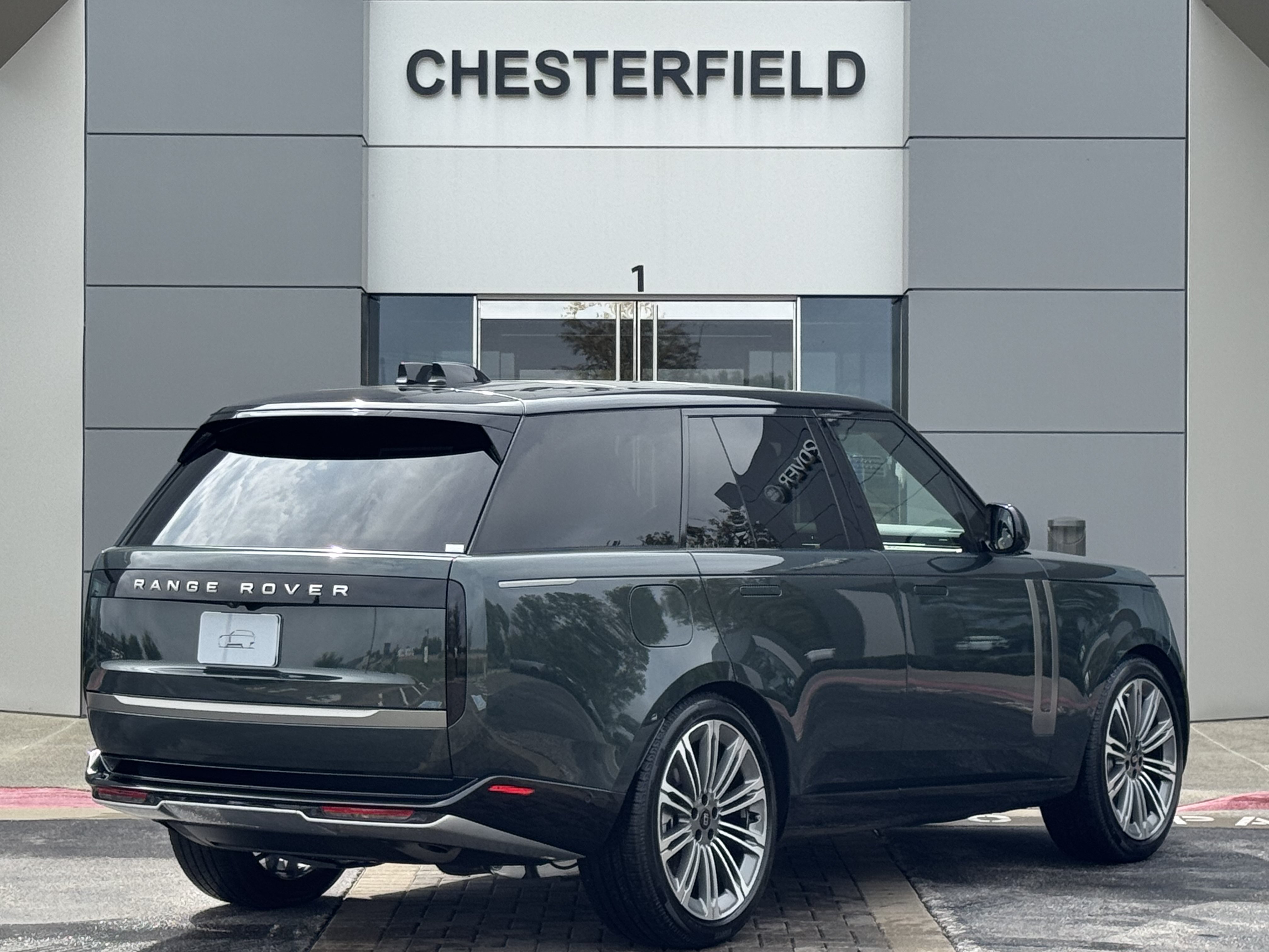 New 2027 Land Rover Range Rover SE AWD/4WD image 2