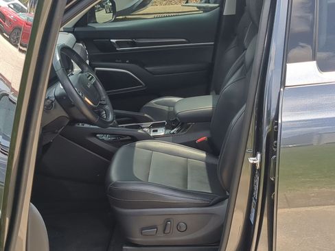 Certified 2024 Kia Telluride S w/ S Sunroof Package FWD image 11