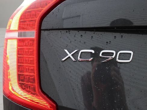 Used 2022 Volvo XC90 T5 Momentum w/ Climate Package FWD image 33