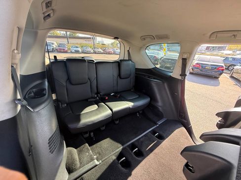 Used 2023 Nissan Armada SV image 47