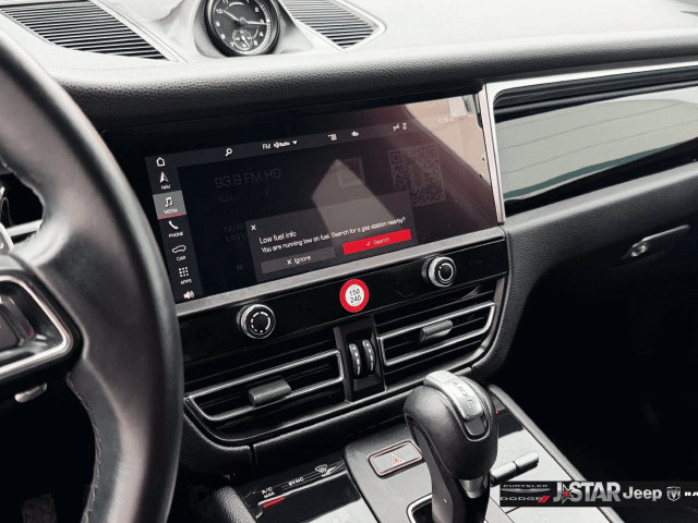 Used 2024 Porsche Macan AWD/4WD image 20