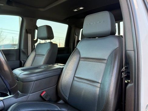 Used 2020 GMC Sierra 3500 Denali w/ Denali Ultimate Package image 17