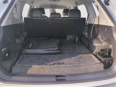 Used 2023 Volkswagen Tiguan SE image 6