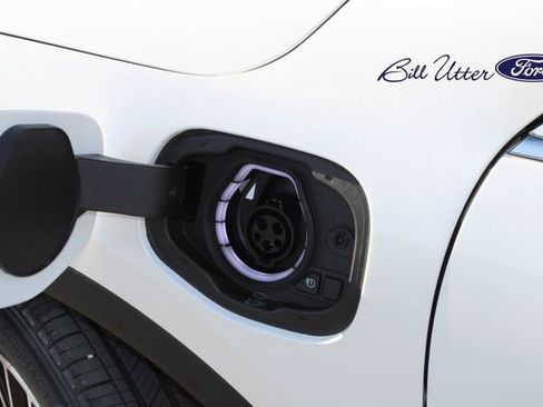 New 2025 Ford Escape SE image 6