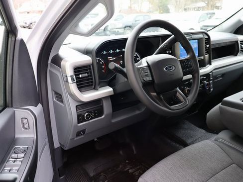 New 2026 Ford F250 XL w/ XL Chrome Package image 4