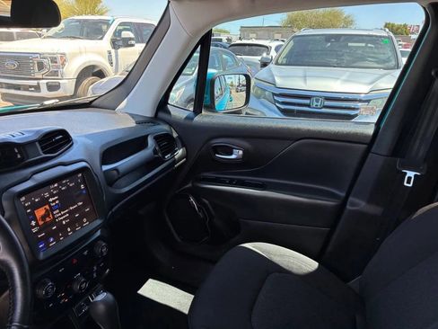 Used 2020 Jeep Renegade Altitude w/ UConnect 8.4 Nav Group FWD image 22