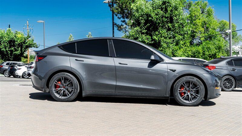 Used 2022 Tesla Model Y Performance AWD/4WD image 5