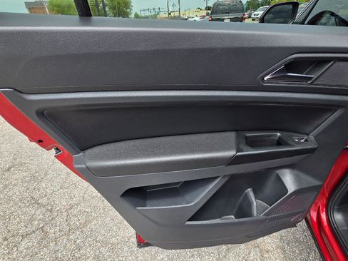 Used 2020 Volkswagen Atlas Cross Sport SEL image 34