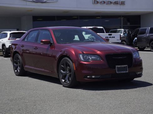 Used 2021 Chrysler 300 S RWD image 2
