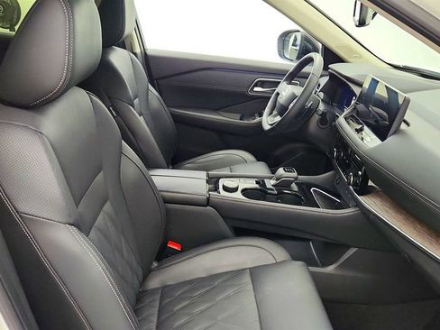 Used 2025 Nissan Rogue Platinum w/ Tech Package AWD/4WD image 25