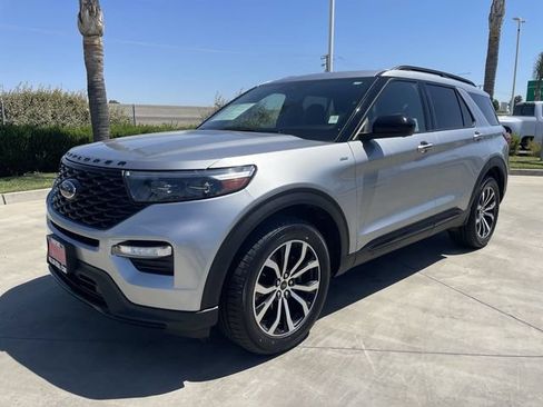 Used 2023 Ford Explorer ST-Line w/ Class IV Trailer Tow Package AWD/4WD image 1
