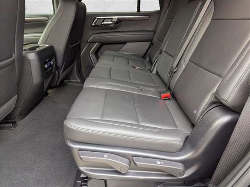 Used 2025 Chevrolet Tahoe LT AWD/4WD image 16