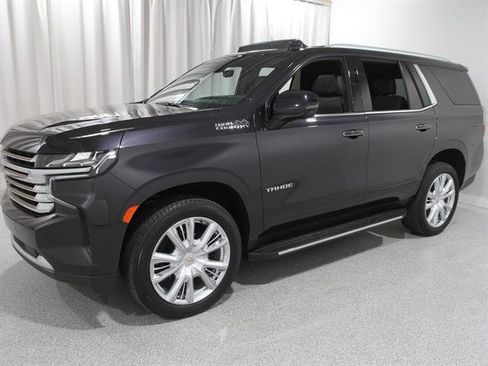 Used 2024 Chevrolet Tahoe High Country image 3
