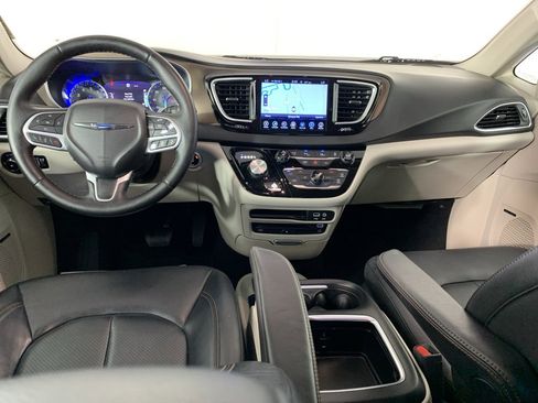 Used 2017 Chrysler Pacifica Touring-L Plus w/ Advanced Safetytec Group image 33