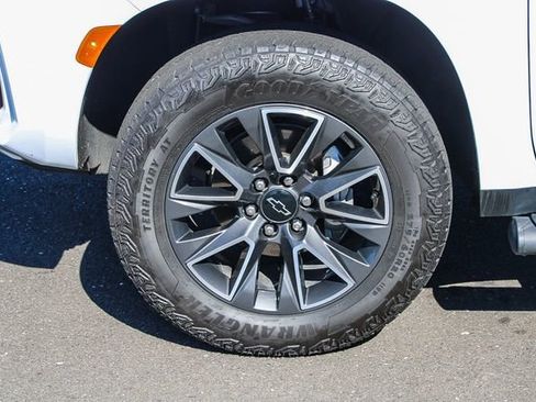 Used 2024 Chevrolet Tahoe Z71 w/ Z71 Off-Road Package image 11