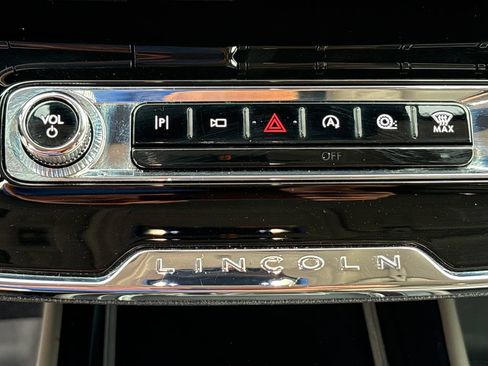 Certified 2024 Lincoln Corsair FWD w/ Equipment Group 101A image 36