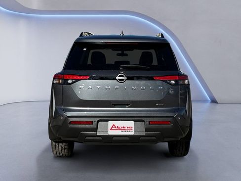 New 2025 Nissan Pathfinder SV image 4