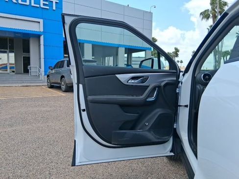 New 2026 Chevrolet Blazer LT w/ LPO, Black Grille Bar Package FWD image 13