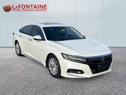 Used 2019 Honda Accord Touring image 3