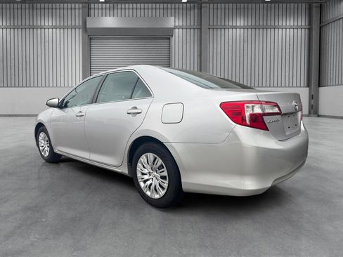Used 2014 Toyota Camry LE image 31