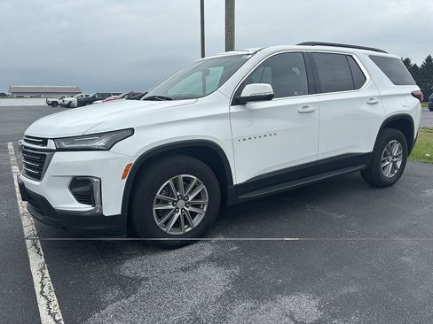 Used 2023 Chevrolet Traverse LT AWD/4WD image 2