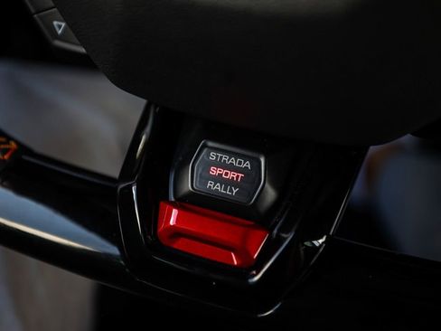 Used 2024 Lamborghini Huracan Sterrato AWD/4WD image 36