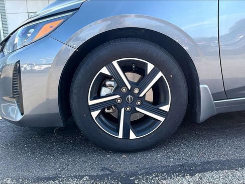 Used 2024 Nissan Sentra SV FWD image 4