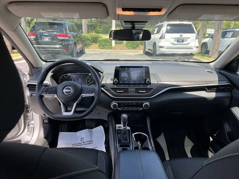 Used 2024 Nissan Altima 2.5 SV AWD/4WD image 31