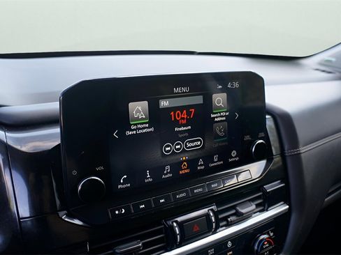 Used 2022 Nissan Pathfinder Platinum w/ Cargo Package image 29