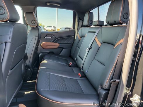 New 2026 GMC Canyon AT4 w/ AT4 Premium Package image 9