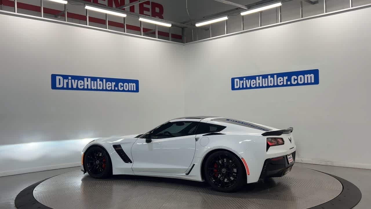 Used 2015 Chevrolet Corvette Z06 w/ 3LZ Preferred Equipment Group RWD image 8