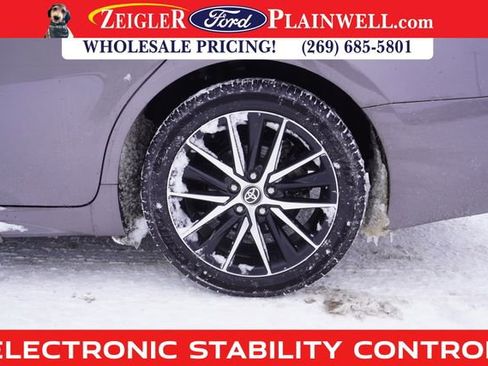 Used 2023 Toyota Camry SE image 6