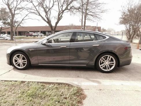 Used 2015 Tesla Model S 60 image 7