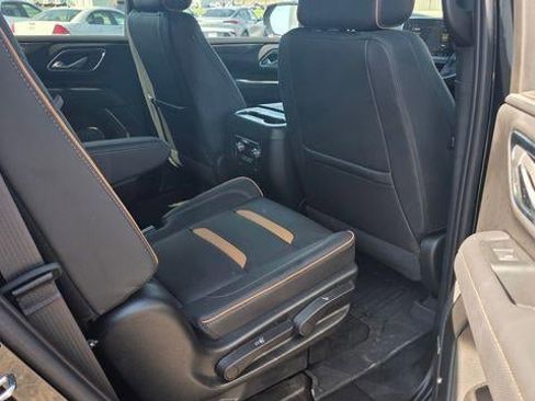 Used 2023 GMC Yukon AT4 w/ AT4 Premium Package AWD/4WD image 17