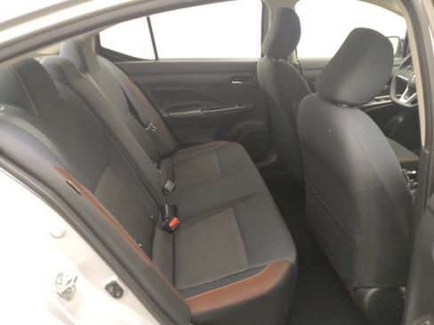 Used 2020 Nissan Versa SR FWD image 19