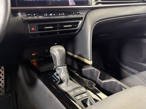 Used 2025 Toyota Camry XSE FWD image 17