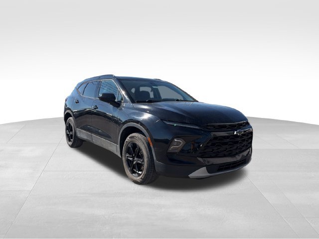 Used 2023 Chevrolet Blazer LT w/ Midnight/Sport Edition FWD image 3