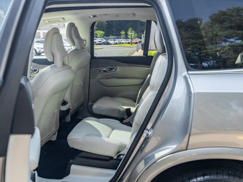 Used 2022 Volvo XC90 T6 Inscription AWD/4WD image 24