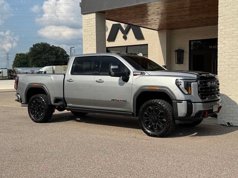 Used 2025 GMC Sierra 2500 AT4 w/ AT4 Premium Plus Package AWD/4WD image 18