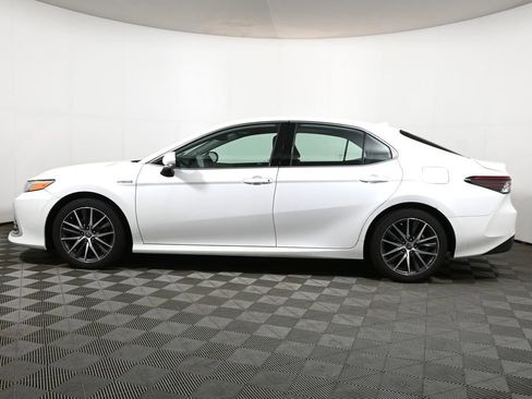 Used 2021 Toyota Camry XLE w/ Navigation Upgrade Package FWD image 2