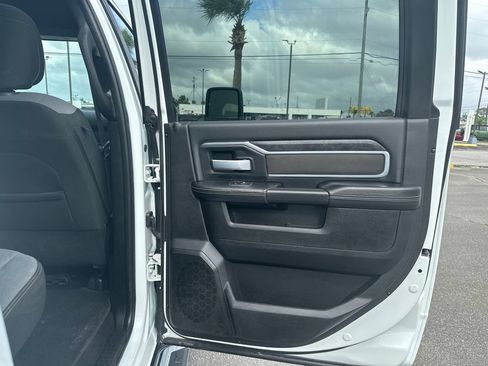 Used 2024 RAM 3500 Big Horn AWD/4WD image 15