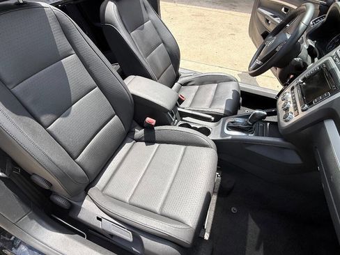 Used 2013 Volkswagen Eos Komfort FWD image 48