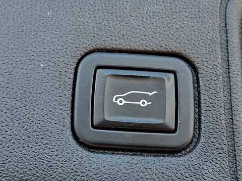 Used 2022 GMC Terrain SLT AWD/4WD image 32