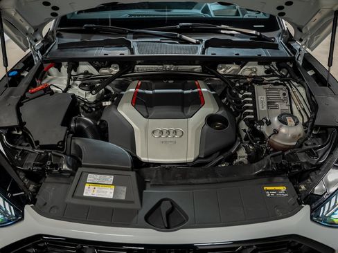 Used 2021 Audi SQ5 Prestige w/ Prestige Package image 63