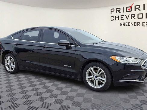 Used 2018 Ford Fusion S image 2