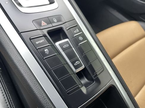 Used 2017 Porsche 718 Boxster image 28