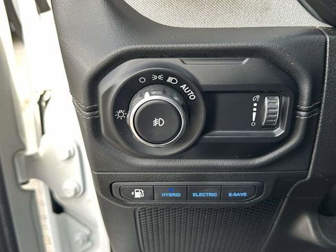 Used 2024 Jeep Wrangler Unlimited Sahara image 13