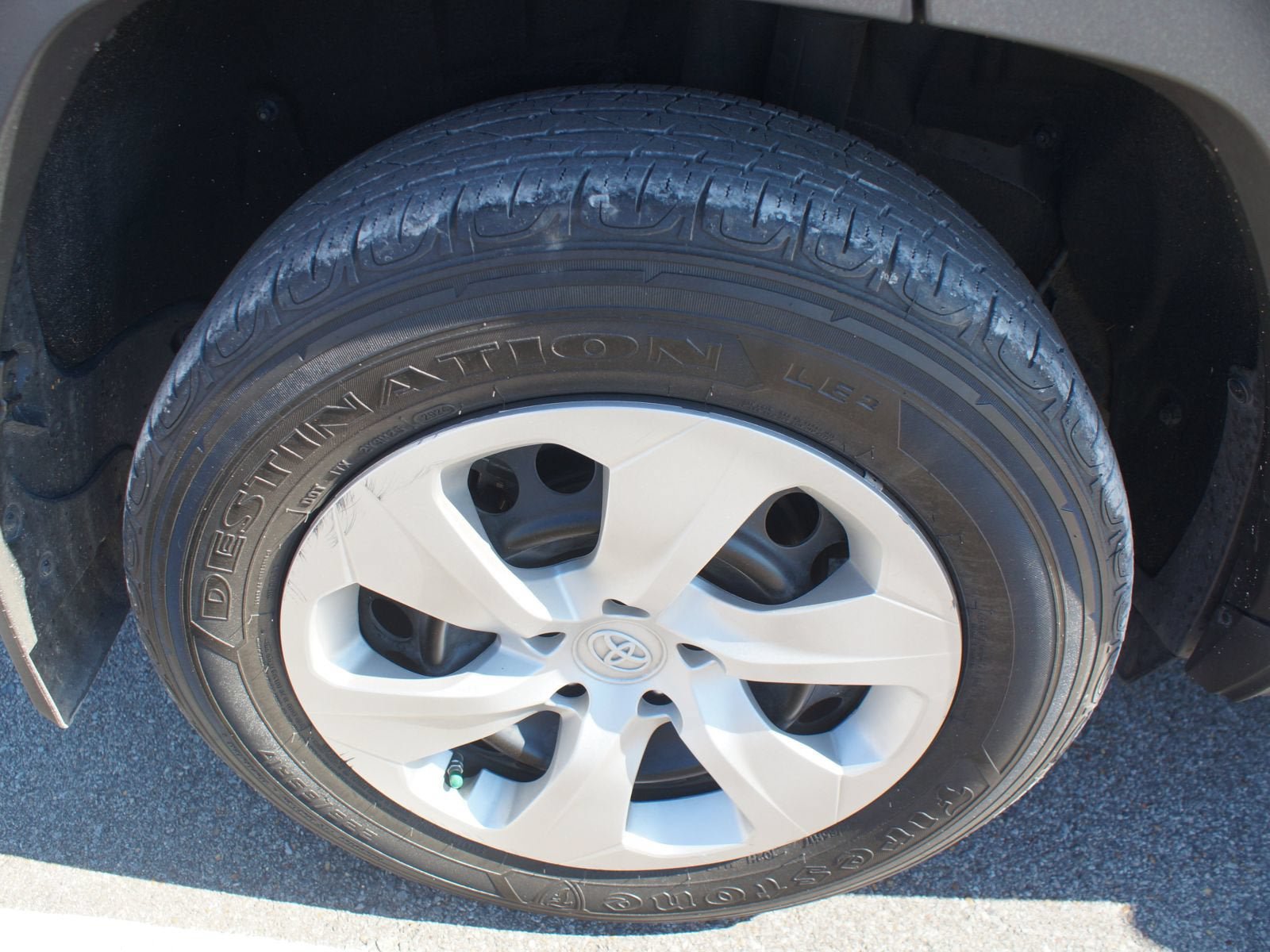 Used 2024 Toyota RAV4 LE FWD image 24
